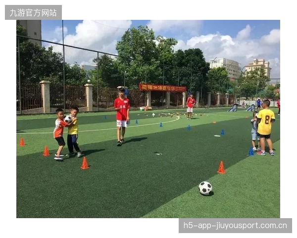 哥伦比亚俱乐部开启全球招募新篇章，系统铺设未来足球之路
